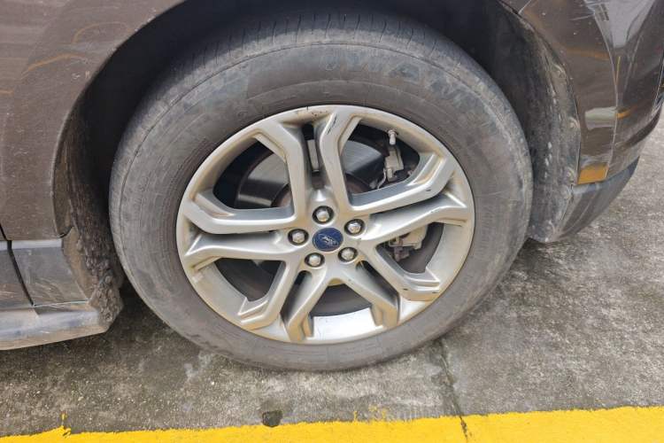 Used Ford Edge 2018 EcoBoost 245 Two-Wheel-Drive Titanium 7-Seater China V Standard Right Front Wheel Hub