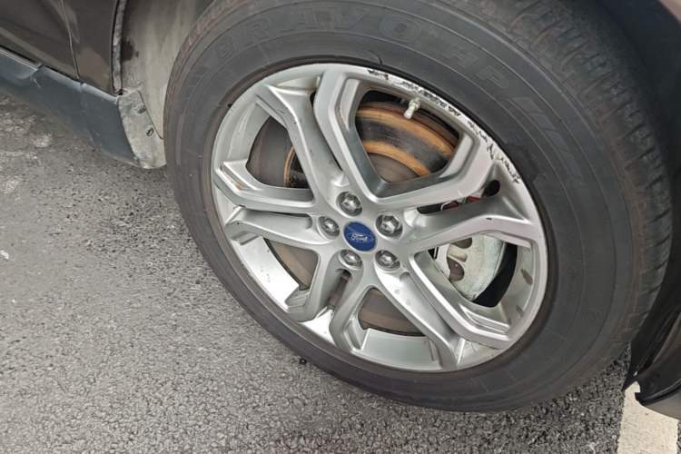 Used Ford Edge 2018 EcoBoost 245 Two-Wheel-Drive Titanium 7-Seater China VI Standard Right Front Wheel Hub
