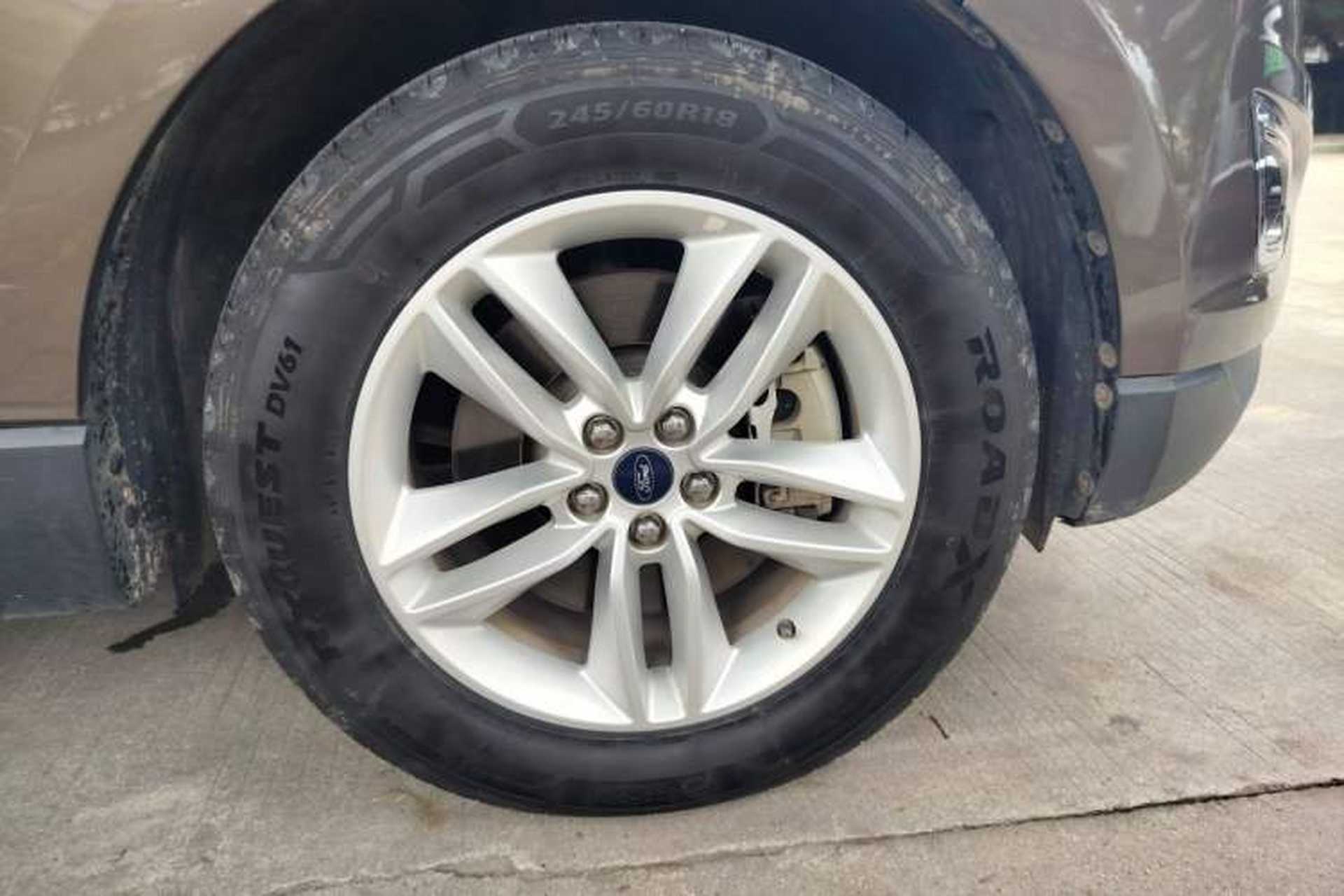 Used Ford Edge 2018 EcoBoost 245 Two-Wheel-Drive Platinum Edition 7-Seater China V Emission Standard Right Front Wheel Hub