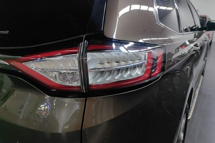 Used Ford Edge 2018 EcoBoost 245 Two-Wheel-Drive Titanium 7-Seater China V Standard Right Rear Taillight