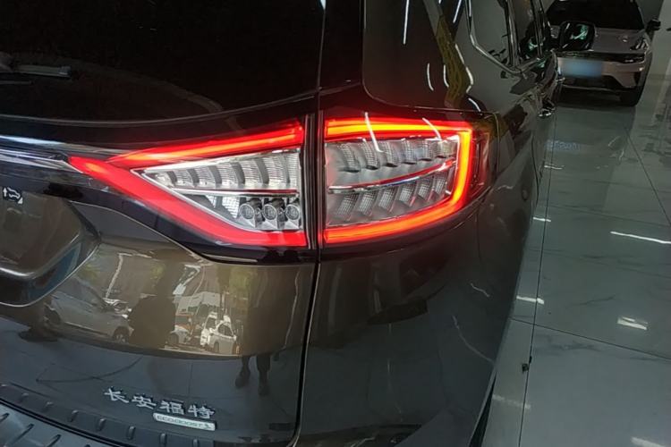 Used Ford Edge 2018 EcoBoost 245 Two-Wheel-Drive Titanium 7-Seater China V Standard Right Rear Taillight