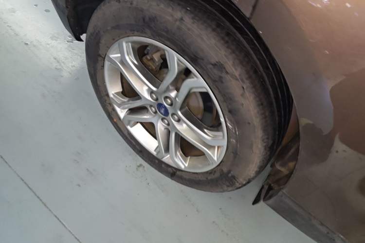 Used Ford Edge 2018 EcoBoost 245 Two-Wheel-Drive Titanium 7-Seater China V Standard Right Rear Wheel Hub