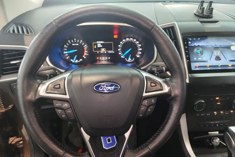 Used Ford Edge 2018 EcoBoost 245 Two-Wheel-Drive Platinum Edition 7-Seater China V Emission Standard Steering Wheel