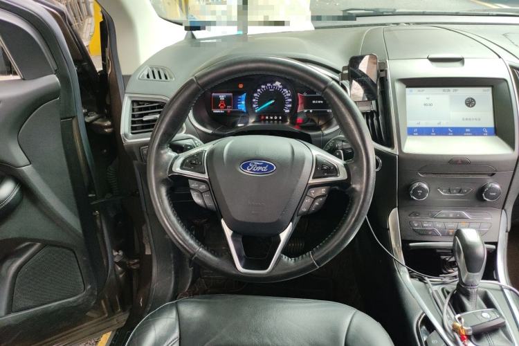 Used Ford Edge 2018 EcoBoost 245 Two-Wheel-Drive Titanium 7-Seater China V Standard Steering Wheel
