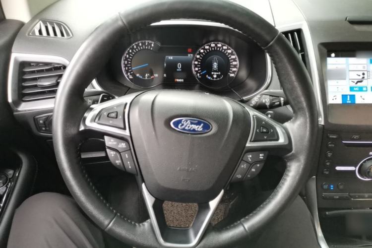 Used Ford Edge 2018 EcoBoost 245 Four-Wheel Drive Titanium 7-Seater Steering Wheel