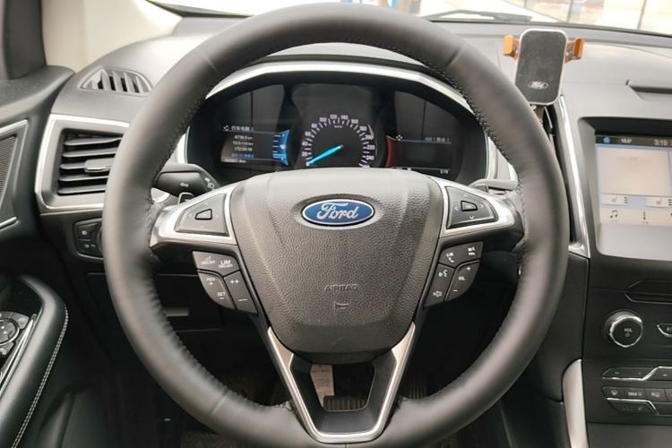 Used Ford Edge 2018 EcoBoost 245 Two-Wheel-Drive Titanium 7-Seater China VI Standard Steering Wheel