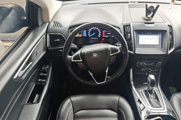 Used Ford Edge 2018 EcoBoost 245 Two-Wheel-Drive Titanium 7-Seater China VI Standard Steering Wheel