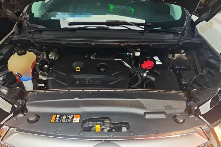 Used Ford Edge 2018 EcoBoost 245 Two-Wheel-Drive Titanium 7-Seater China VI Standard Engine Bay