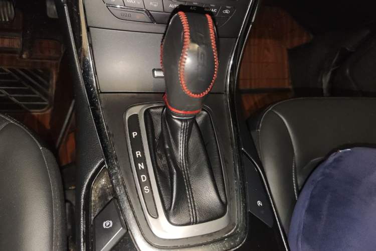 Used Ford Edge 2018 EcoBoost 245 Two-Wheel-Drive Titanium 7-Seater China V Standard Gear Lever