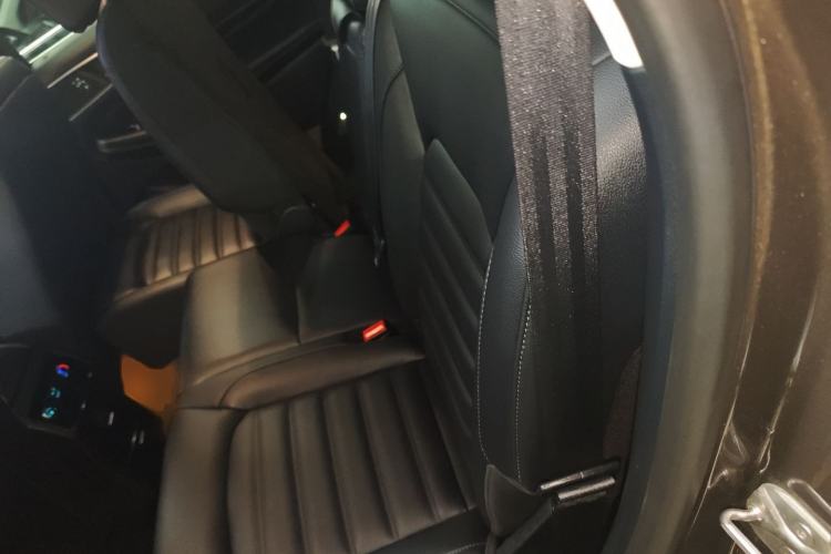 Used Ford Edge 2018 EcoBoost 245 Two-Wheel-Drive Titanium 7-Seater China VI Standard Interior 4