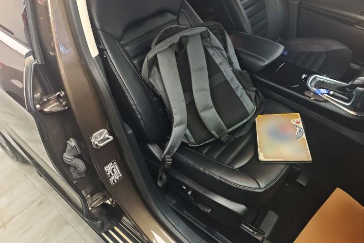 Used Ford Edge 2018 EcoBoost 245 Two-Wheel-Drive Titanium 7-Seater China VI Standard Right Front Seat