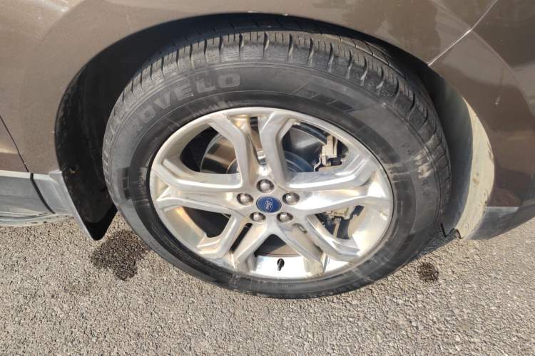 Used Ford Edge 2018 EcoBoost 245 Two-Wheel-Drive Titanium 7-Seater China V Standard Right Front Wheel Hub