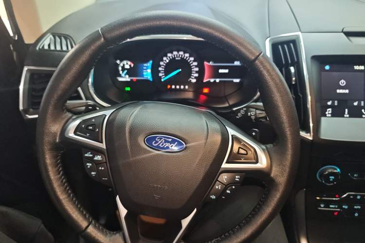 Used Ford Edge 2018 EcoBoost 245 Two-Wheel-Drive Titanium 7-Seater China VI Standard Steering Wheel
