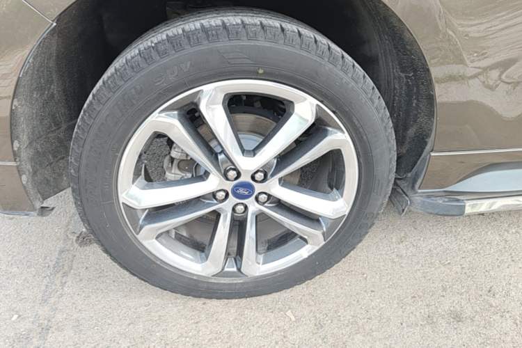 Used Ford Edge 2018 EcoBoost 245 Two-Wheel-Drive Sporty 7-Seater Exterior 5