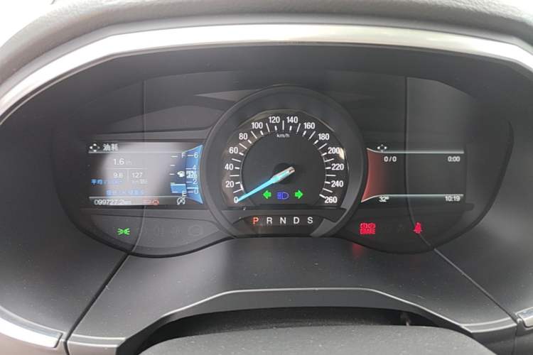 Used Ford Edge 2018 EcoBoost 245 Two-Wheel-Drive Sporty 7-Seater Instrument Cluster