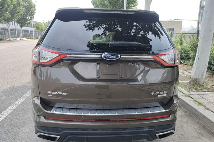 Used Ford Edge 2018 EcoBoost 245 Two-Wheel-Drive Sporty 7-Seater Rear