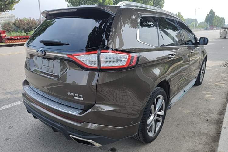 Used Ford Edge 2018 EcoBoost 245 Two-Wheel-Drive Sporty 7-Seater Rear Right 45 Deg