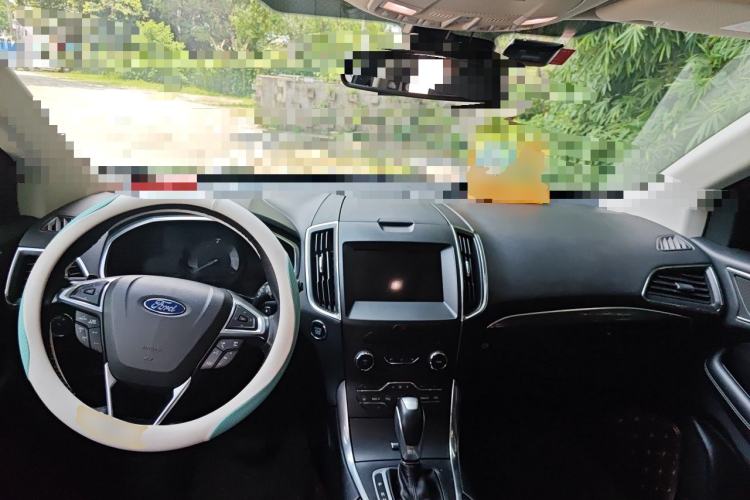 Used Ford Edge 2018 EcoBoost 245 Two-Wheel-Drive Titanium 7-Seater China V Standard Center Console