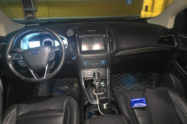 Used Ford Edge 2018 EcoBoost 245 Two-Wheel-Drive Titanium 7-Seater China V Standard Center Console