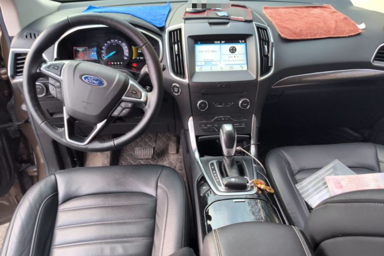 Used Ford Edge 2018 EcoBoost 245 Two-Wheel-Drive Titanium 7-Seater China V Standard Center Console