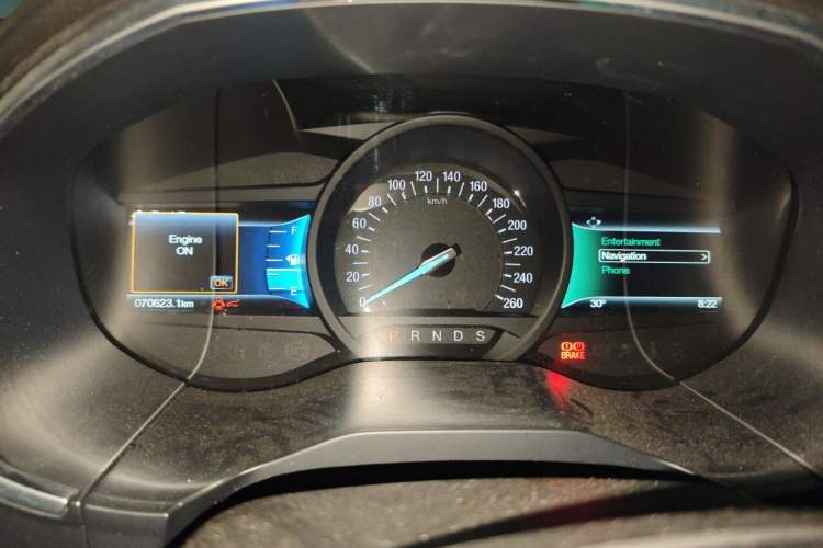 Used Ford Edge 2018 EcoBoost 245 Four-Wheel Drive Titanium 7-Seater Instrument Cluster