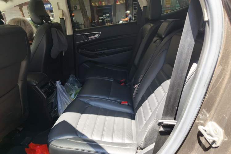 Used Ford Edge 2018 EcoBoost 245 Two-Wheel-Drive Titanium 7-Seater China VI Standard Left Rear Seat