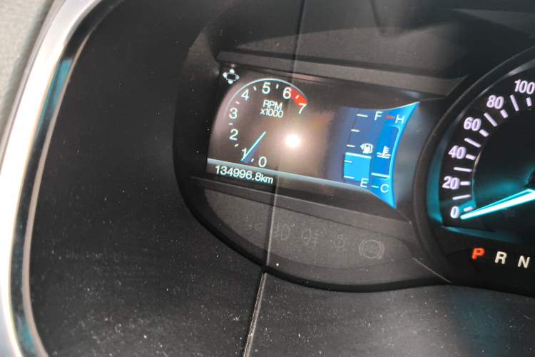 Used Ford Edge 2018 EcoBoost 245 Two-Wheel-Drive Titanium 7-Seater China V Standard Odometer Close Up