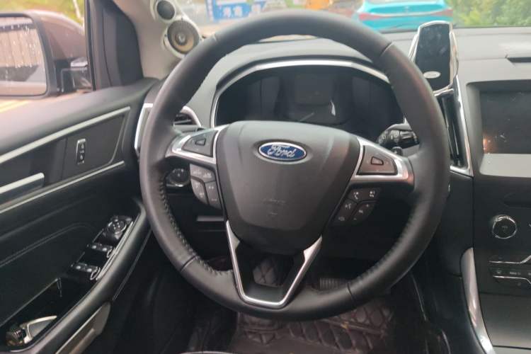Used Ford Edge 2018 EcoBoost 245 Two-Wheel-Drive Titanium 7-Seater China V Standard Steering Wheel