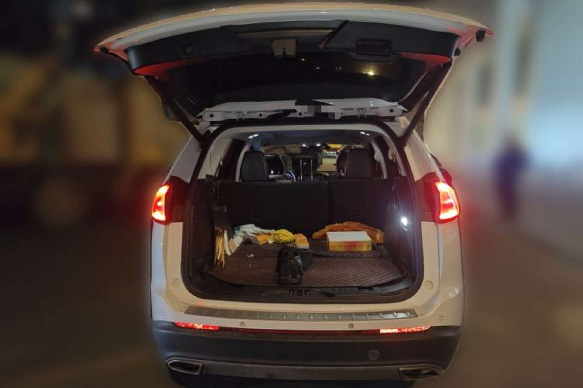 Used Ford Edge 2018 EcoBoost 245 Two-Wheel-Drive Titanium 7-Seater China V Standard Trunk