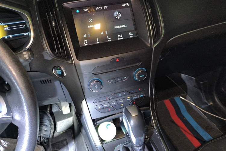 Used Ford Edge 2018 EcoBoost 245 Two-Wheel-Drive Titanium 7-Seater China V Standard Audio And AC Panel