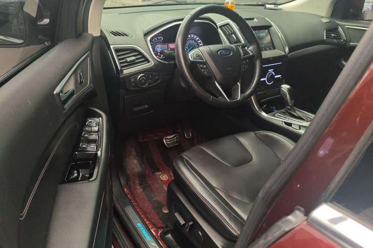 Used Ford Edge 2018 EcoBoost 245 Four-Wheel Drive Titanium 7-Seater Driver Seat