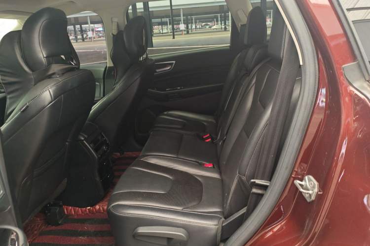 Used Ford Edge 2018 EcoBoost 245 Four-Wheel Drive Titanium 7-Seater Left Rear Seat