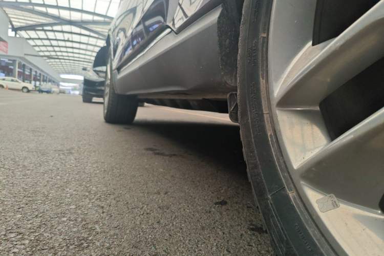 Used Ford Edge 2018 EcoBoost 245 Four-Wheel Drive Titanium 7-Seater Left Side Sill