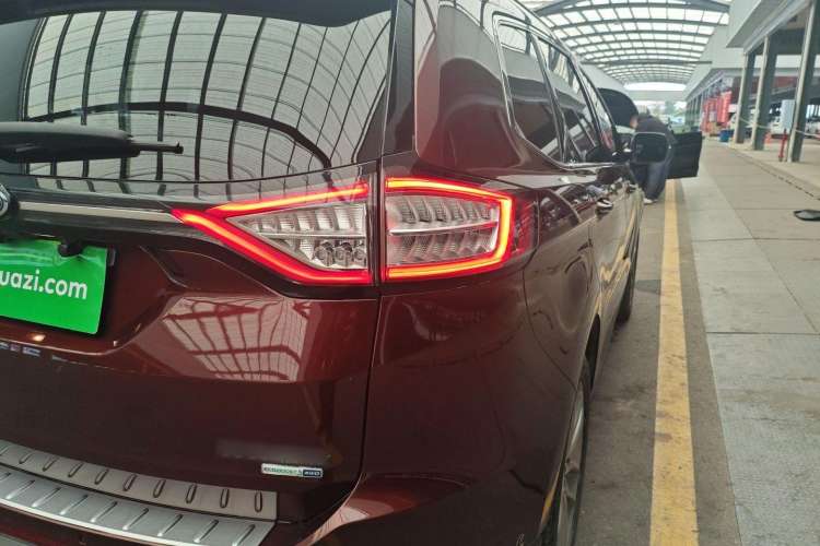 Used Ford Edge 2018 EcoBoost 245 Four-Wheel Drive Titanium 7-Seater Right Rear Taillight