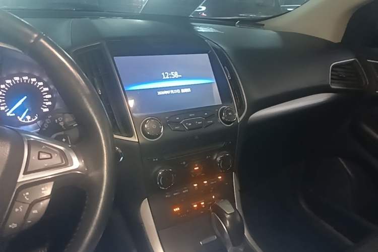 Used Ford Edge 2018 EcoBoost 245 Two-Wheel-Drive Platinum Edition 7-Seater China V Emission Standard Audio And AC Panel