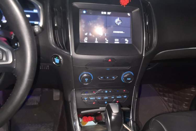Used Ford Edge 2018 EcoBoost 245 Two-Wheel-Drive Titanium 7-Seater China V Standard Audio And AC Panel