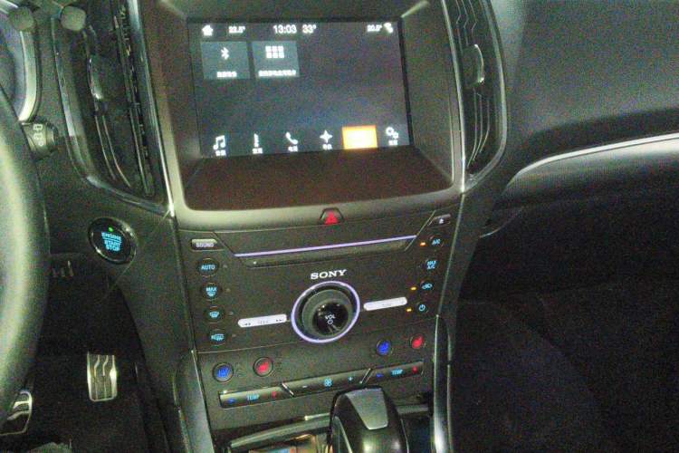 Used Ford Edge 2018 EcoBoost 245 Four-Wheel Drive Titanium 7-Seater Audio And AC Panel