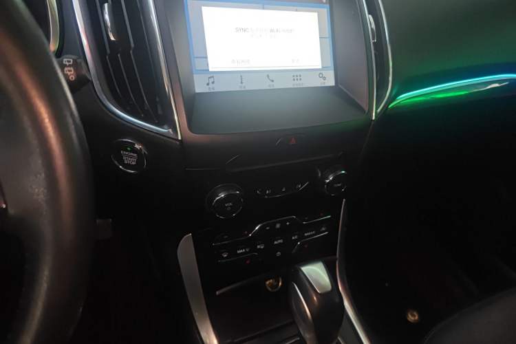 Used Ford Edge 2018 EcoBoost 245 Two-Wheel-Drive Titanium 7-Seater China V Standard Audio And AC Panel