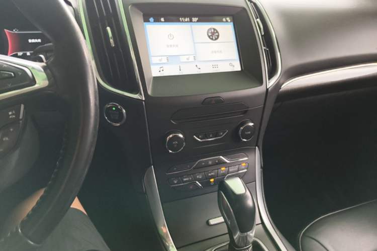 Used Ford Edge 2018 EcoBoost 245 Two-Wheel-Drive Titanium 7-Seater China V Standard Audio And AC Panel