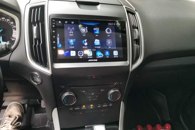 Used Ford Edge 2018 EcoBoost 245 Two-Wheel-Drive Platinum Edition 5 Seats Audio And AC Panel