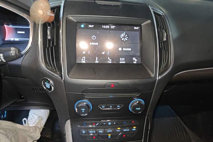 Used Ford Edge 2018 EcoBoost 245 Two-Wheel-Drive Titanium 7-Seater China V Standard Audio And AC Panel