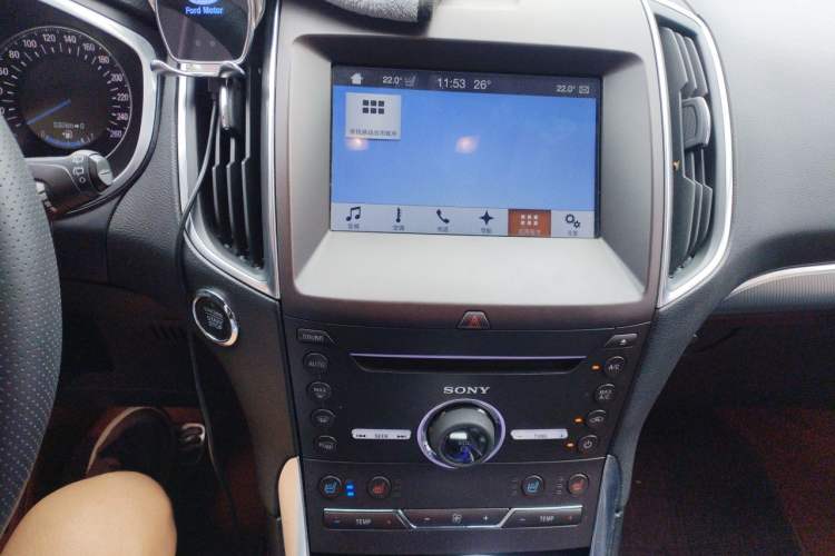 Used Ford Edge 2018 EcoBoost 245 Four-Wheel Drive Titanium 7-Seater Audio And AC Panel