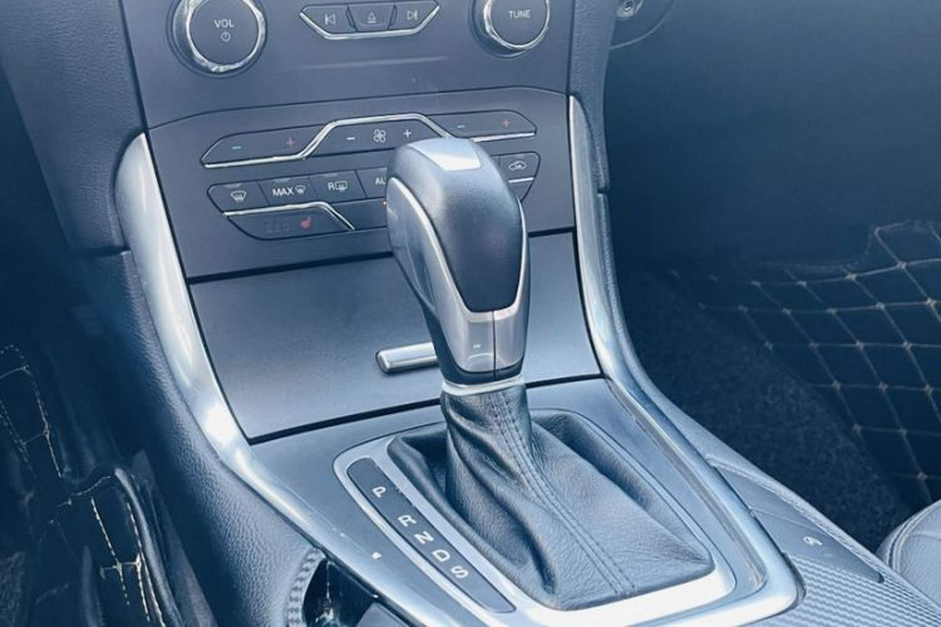 Used Ford Edge 2018 EcoBoost 245 Two-Wheel-Drive Titanium 7-Seater China VI Standard Audio And AC Panel