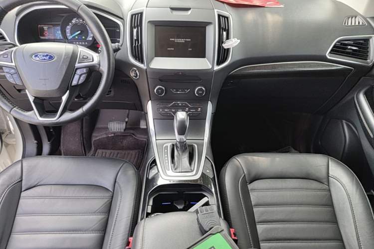 Used Ford Edge 2018 EcoBoost 245 Two-Wheel-Drive Titanium 7-Seater China V Standard Audio And AC Panel