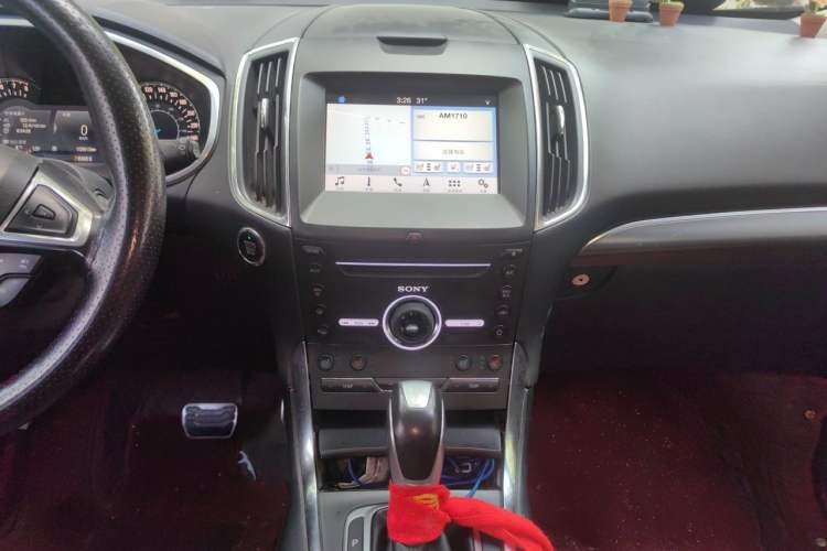 Used Ford Edge 2018 EcoBoost 245 Four-Wheel Drive Titanium 7-Seater Audio And AC Panel