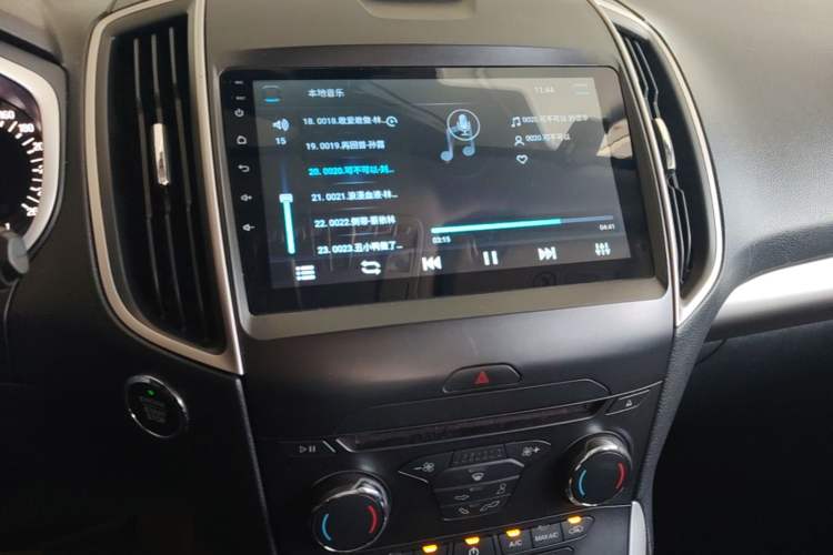Used Ford Edge 2018 EcoBoost 245 Two-Wheel-Drive Platinum Edition 5 Seats Audio And AC Panel