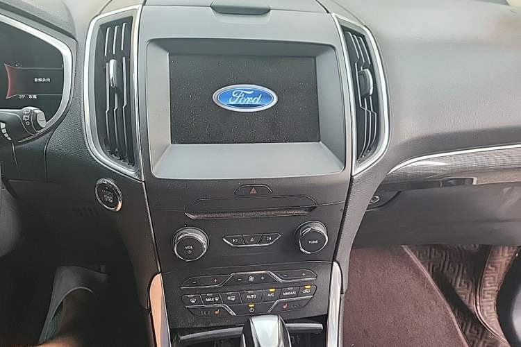 Used Ford Edge 2018 EcoBoost 245 Two-Wheel-Drive Titanium 7-Seater China V Standard Audio And AC Panel