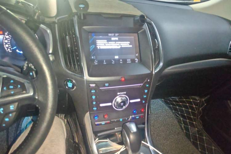 Used Ford Edge 2018 EcoBoost 245 4x4 Titanium Plus 7-Seater China V Standard Audio And AC Panel