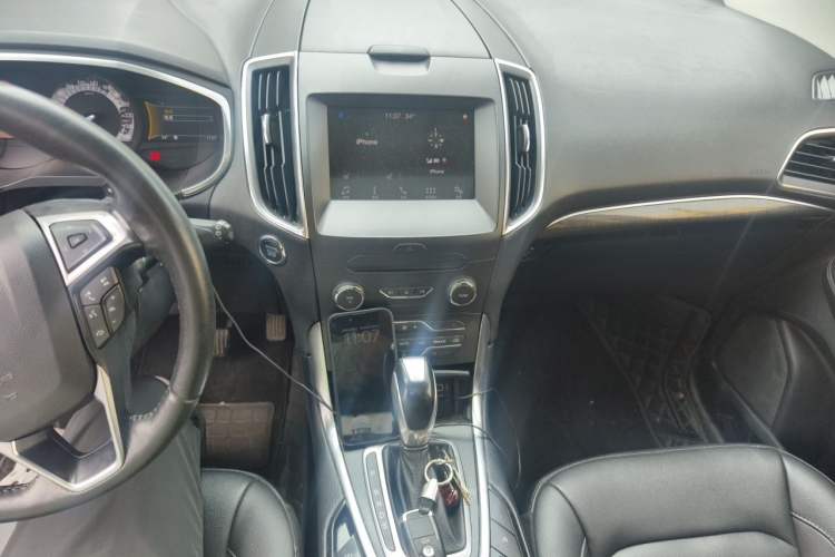 Used Ford Edge 2018 EcoBoost 245 Two-Wheel-Drive Titanium 7-Seater China VI Standard Audio And AC Panel