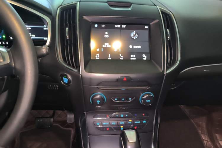 Used Ford Edge 2018 EcoBoost 245 Two-Wheel-Drive Titanium 7-Seater China V Standard Audio And AC Panel